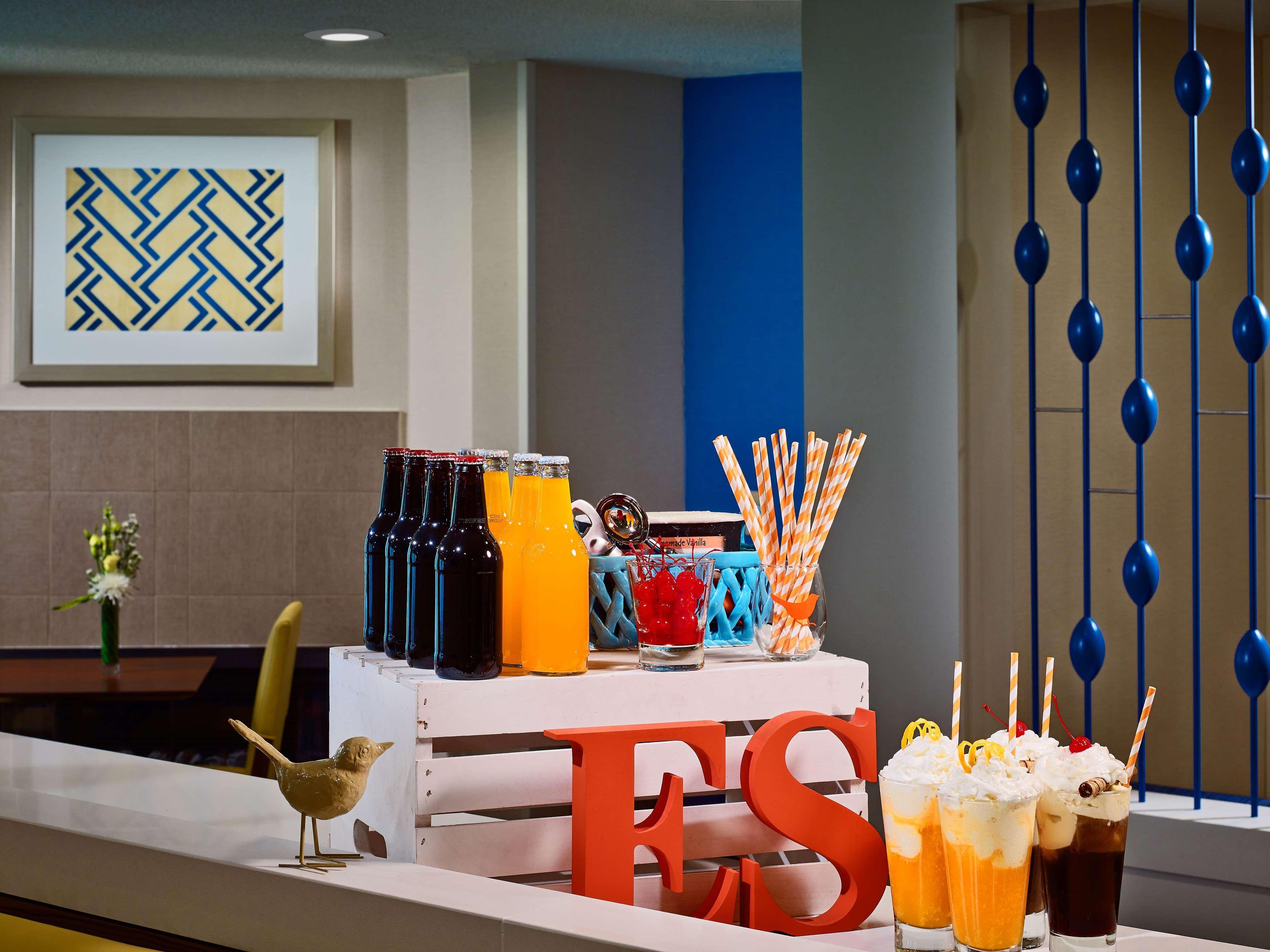 Sonesta Es Suites Somerset Εξωτερικό φωτογραφία